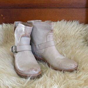 Frye Women's Veronica Cream Leather Ankle Boots